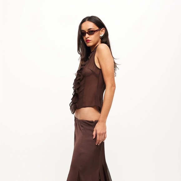 Lioness ROSE RUFFLE TOP | CHOCOLATE C17 - Picture 4 of 8